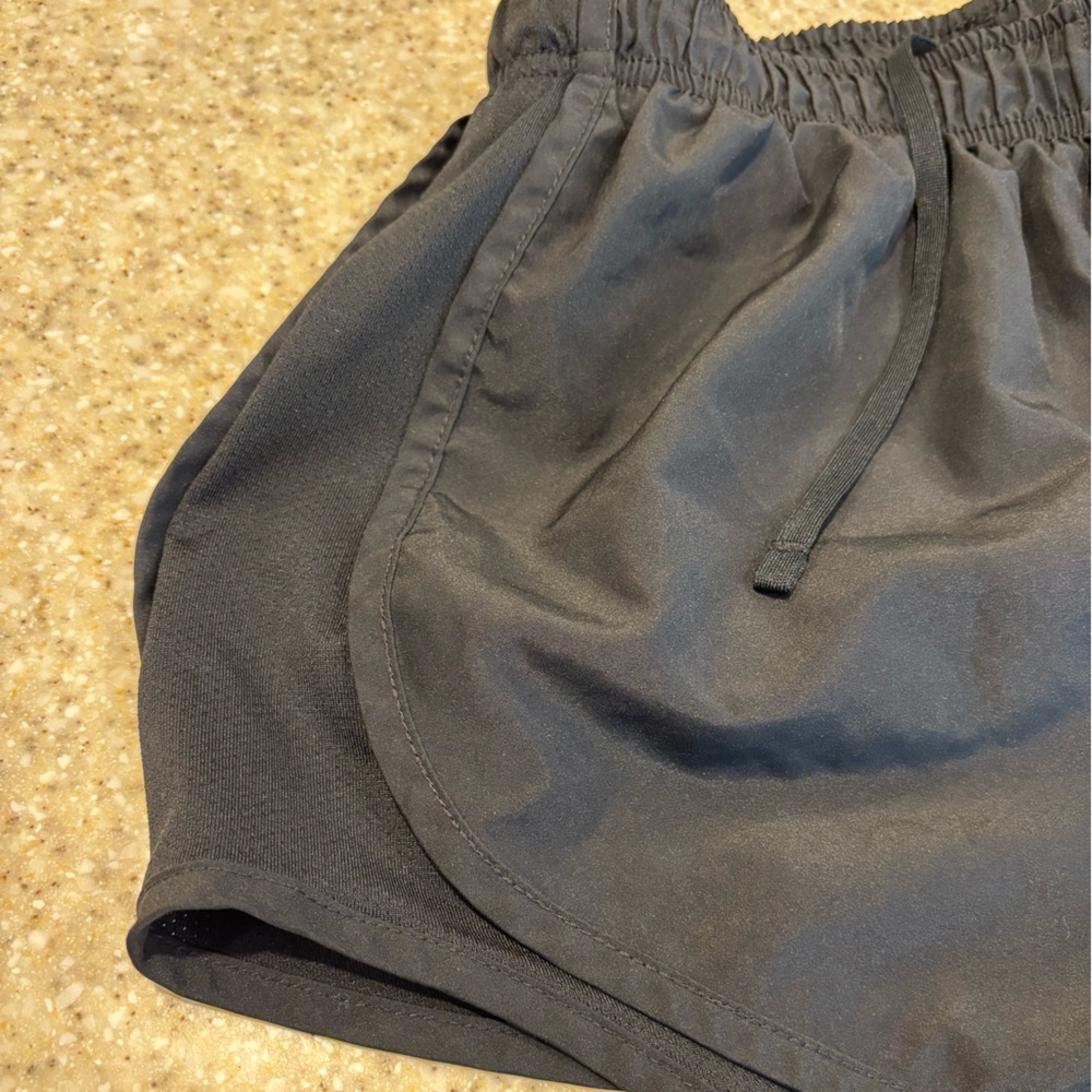 Nike Dri-FIT Black Sports Shorts - Picture 2 of 5